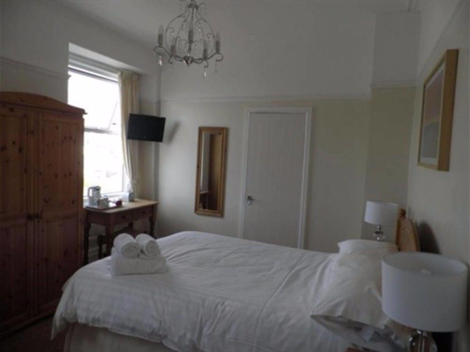 The Wylfa Hotel Abersoch Bagian luar foto